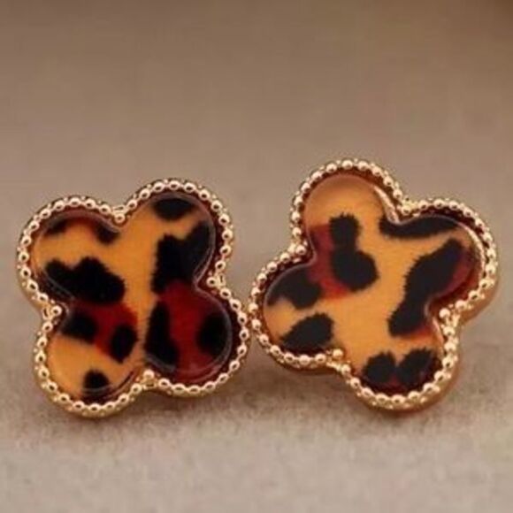 NEW!! Necklace & Earring Set - Picture 2 of 4